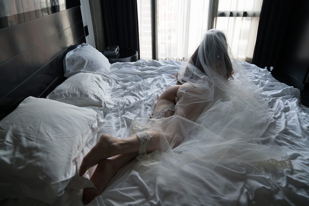 bridal boudoir photo shoot