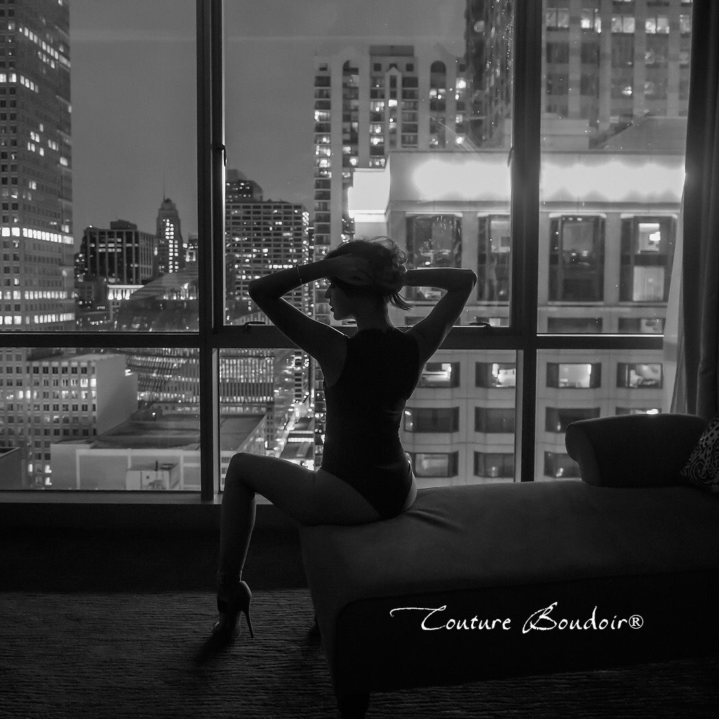 uptown chicago boudoir by photographer critsey rowe 